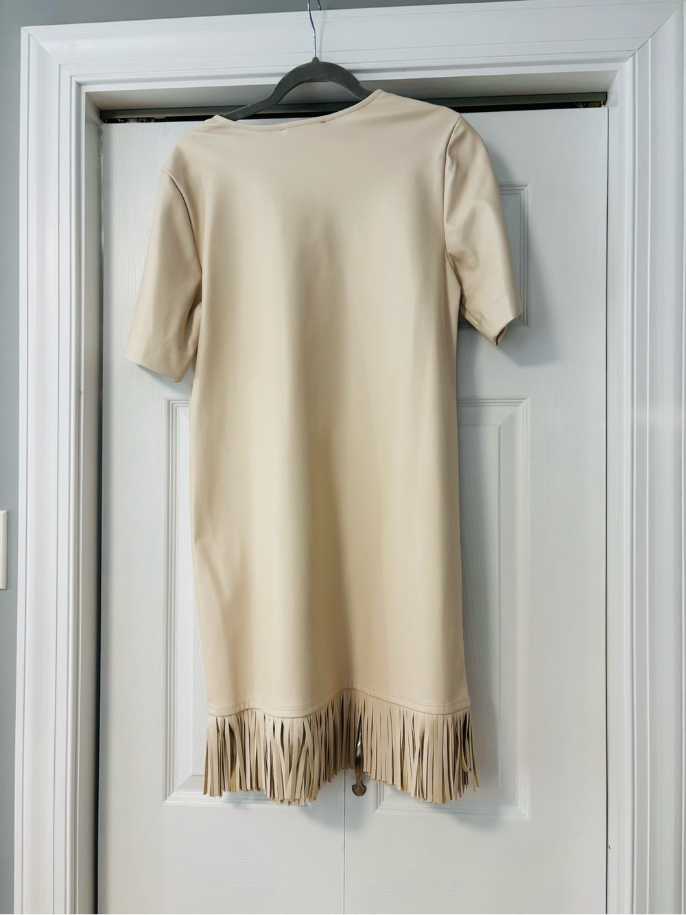 Karen Kane NWT V neck Tropic Sun Fringe Dress size M - Picture 6 of 7